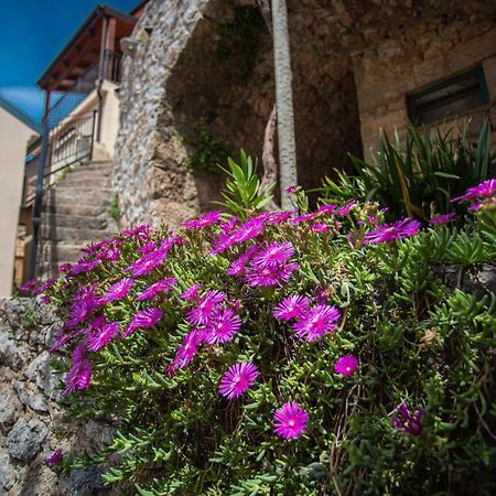 Parona Holiday Home Vrbnik Exteriér fotografie