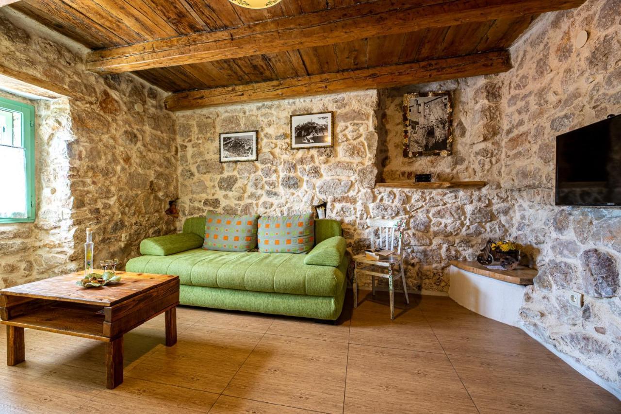 Parona Holiday Home Vrbnik Exteriér fotografie